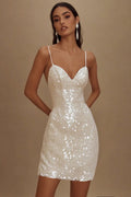 Kleines weißes Kleid mit glitzernden Pailletten in A-Linie und Spaghettiträgern