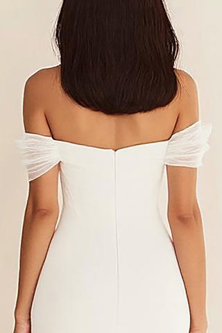 Weißes, schulterfreies, langes Meerjungfrauenkleid für das Probeessen