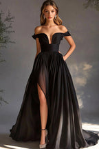 Vestido comprido de chiffon plissado com decote ombro a ombro preto e racha