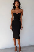 Czarna Satynowa Sukienka Koktajlowa Midi z Dekoltem Sweetheart i Fasonem Bodycon