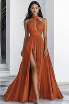 Orangefarbenes, langes Chiffon-Kleid mit Neckholder und Schlitz in A-Linie