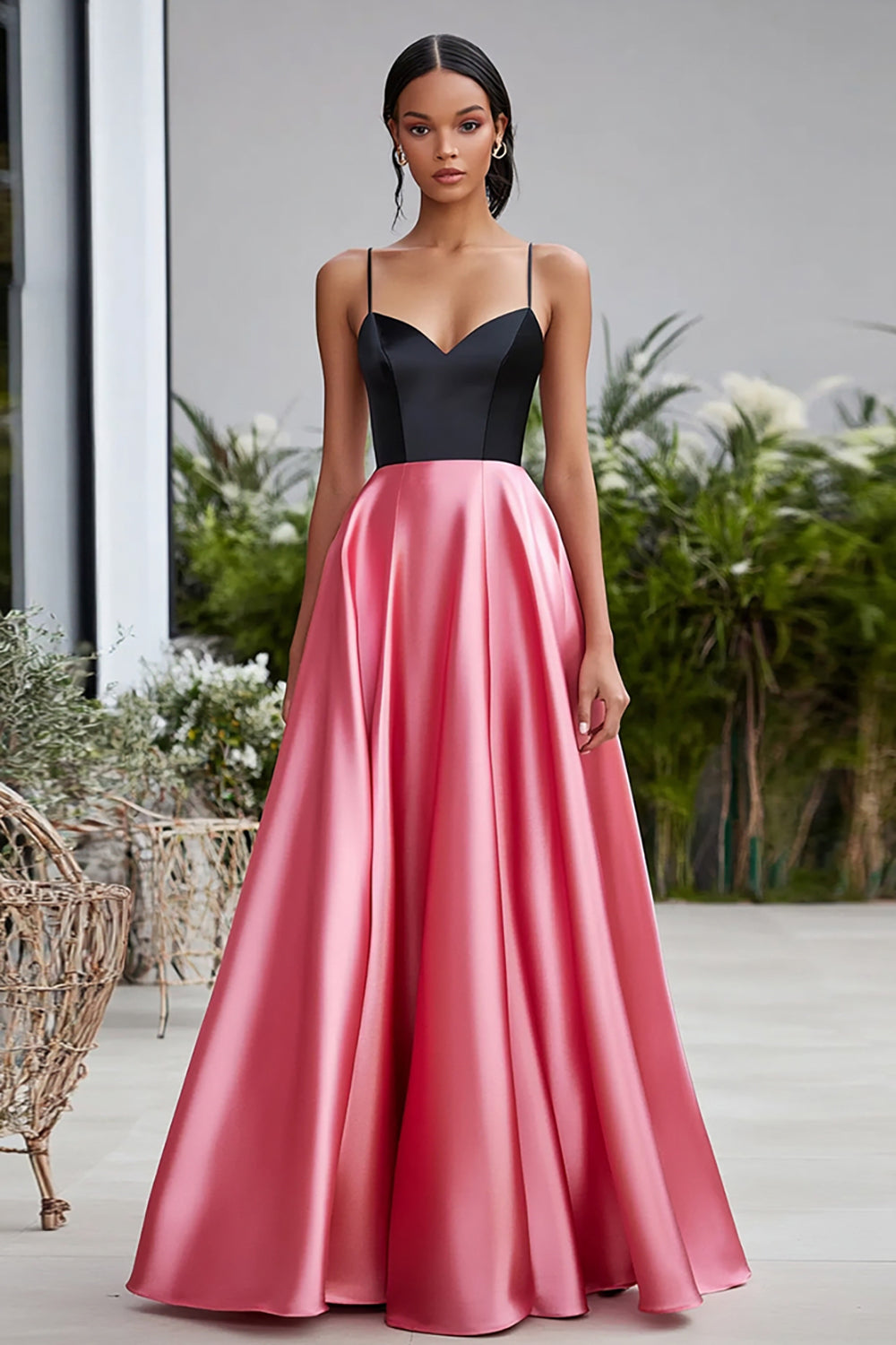 Schwarz-rosa Spaghettiträger A-Linie Langes Satin-Ballkleid