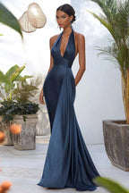 Vestido formal comprido em cetim com decote halter cinza azul simples