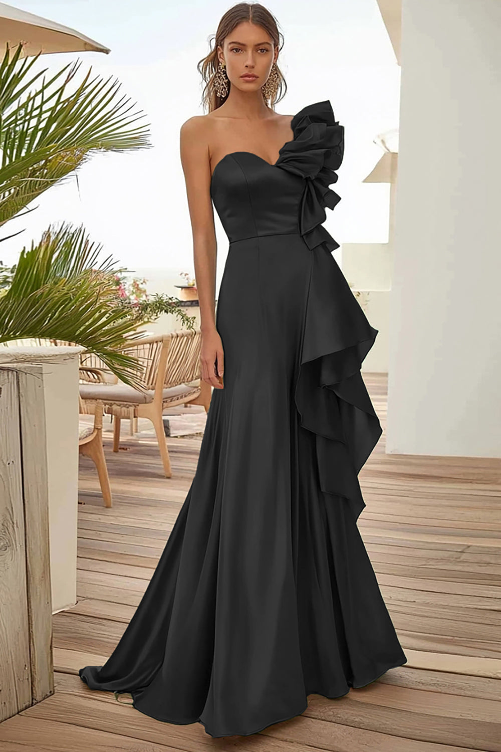 Vestido formal comprido de cetim preto com um ombro e folhos
