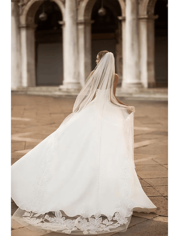 Hall Lässige Brautkleider Hofschleppe A-Linie Langarm Schulterfrei Satin Mit Schlitz Vorne Einfarbig