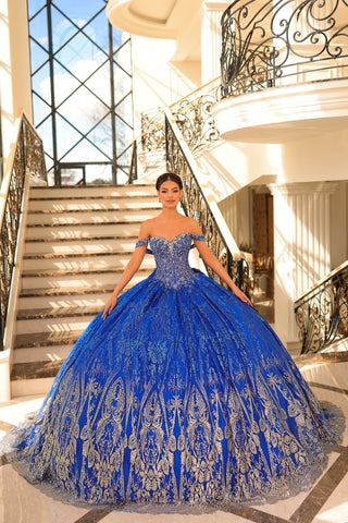 Quinceanera-Kleid mit Glitzerapplikation und Schleife von Amarra 54210