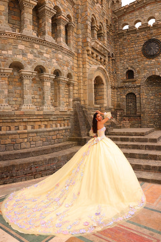 Trägerloses Ballkleid mit Puffärmeln von Amarra 54234