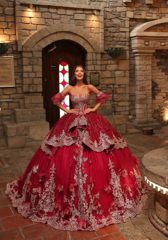 Trägerloses Ballkleid mit mehreren Lagen von Amarra 54236