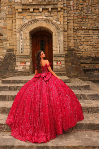 Perlenbesetztes schulterfreies Ballkleid von Amarra 54237