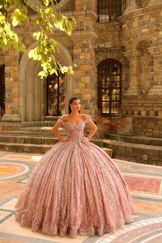 Perlenbesetztes schulterfreies Ballkleid von Amarra 54237
