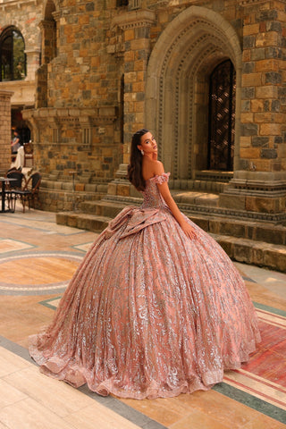Perlenbesetztes schulterfreies Ballkleid von Amarra 54237