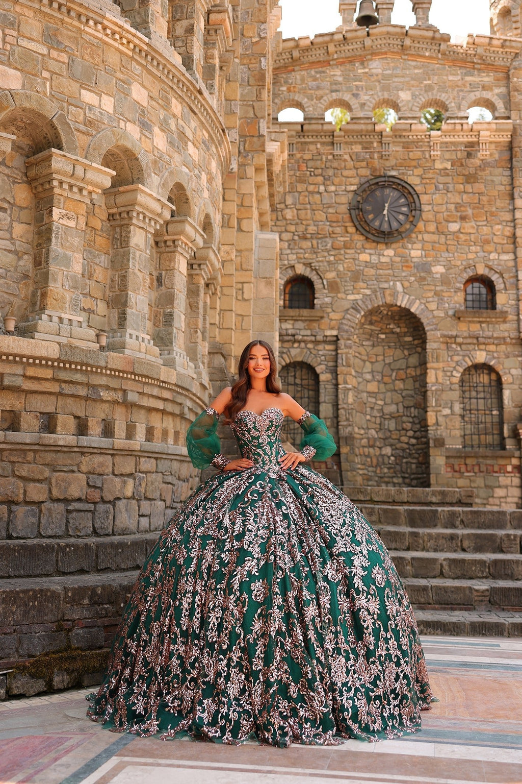 Vestido de baile sem alças com mangas abalonadas da Amarra 54238