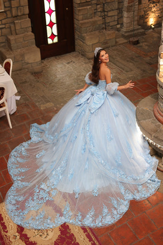 Trägerloses Ballkleid mit Puffärmeln von Amarra 54242