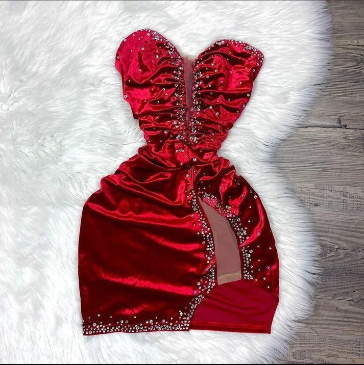 Vestido Corto de Cumpleaños de Terciopelo Borgoña Sensual con Abalorios para el Baile de Bienvenida Y7703