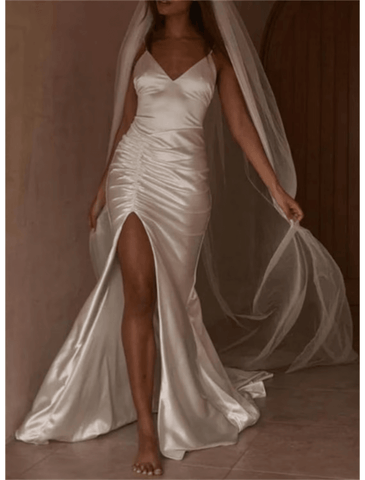 Hall Casual Brautkleider Hofschleppe Meerjungfrau / Trompete Ärmellos Spaghettiträger Schmuckhals Satin Mit Geraffte Schlitz Vorne