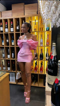 Vestido Corto de Baile de Bienvenida Rosa de Hombro Descubierto Y1974
