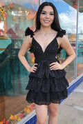 Vestido Corto de Fiesta Negro con Escote en V, Volantes, Lazos y Niveles Superpuestos
