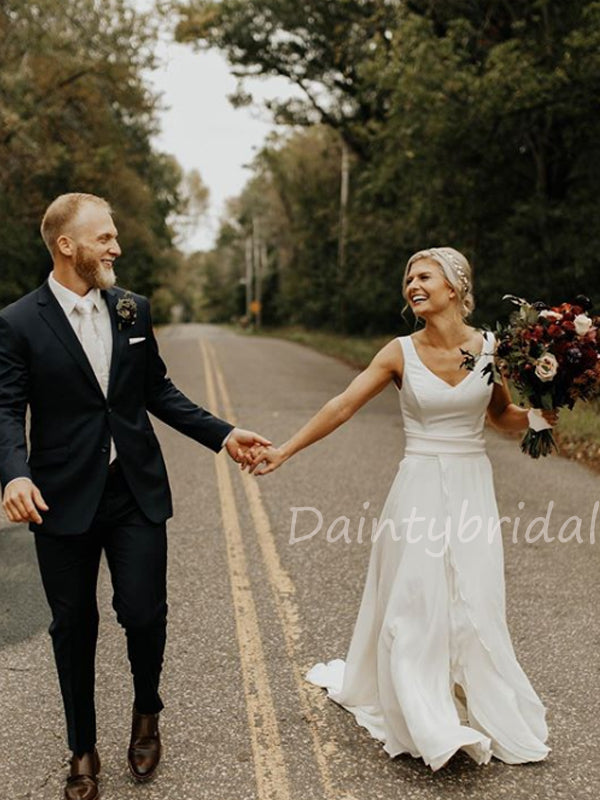 Novos vestidos de noiva compridos em chiffon com decote em V e corte A, duas peças. DB10476