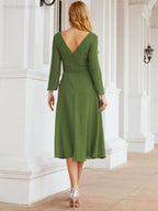 Vestido de madrinha com decote em V e cinto para mãe da noiva e convidada de casamento 28031 