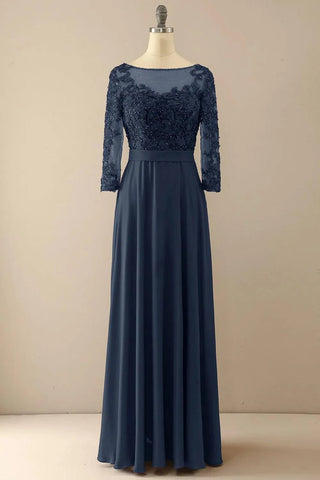 Kleid der Brautmutter mit Applikationen, Nähperlen und Illusionsärmeln