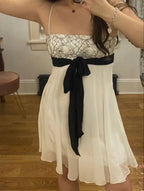 Hübsches weißes A-Linien-Heimkehrkleid Strandkleid Y6713