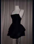 Sexy Rückenfreies Kurzes Abschlussballkleid Schwarzes Satin Homecoming-Kleid Y7620