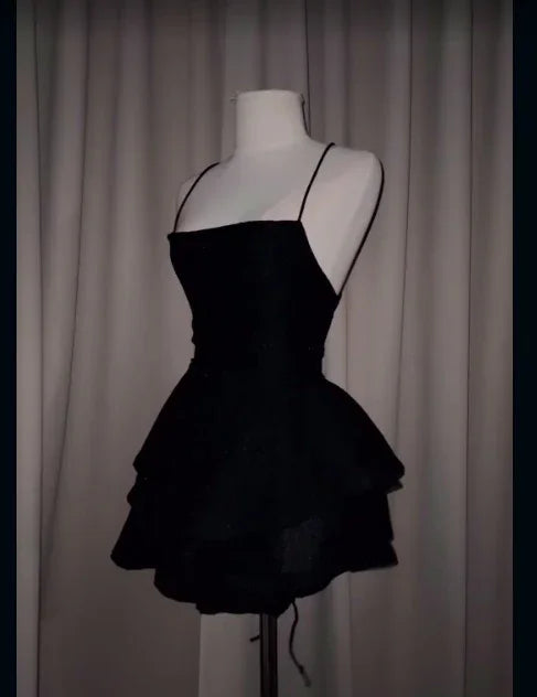 Vestido Corto de Fiesta para el Baile de Graduación Sin Espalda y Sensual en Satén Negro para la Celebración del Regreso a Casa Y7620