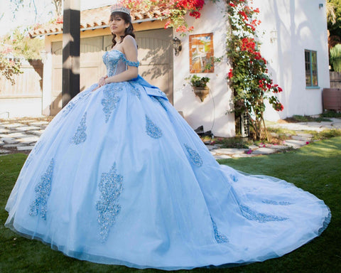 Schulterfreies Ballkleid von Cinderella Couture 8190J