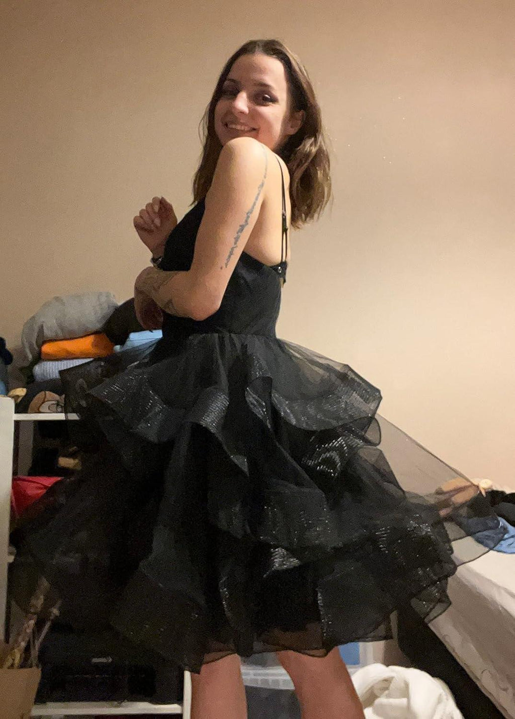 Vestido de Fiesta Formal con Cuello en V y Falda de Tul con Volantes Acampanados para el Baile de Bienvenida