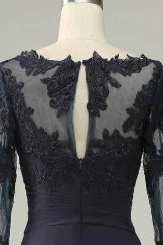 Asymmetrisches Kleid für die Brautmutter mit langen Ärmeln