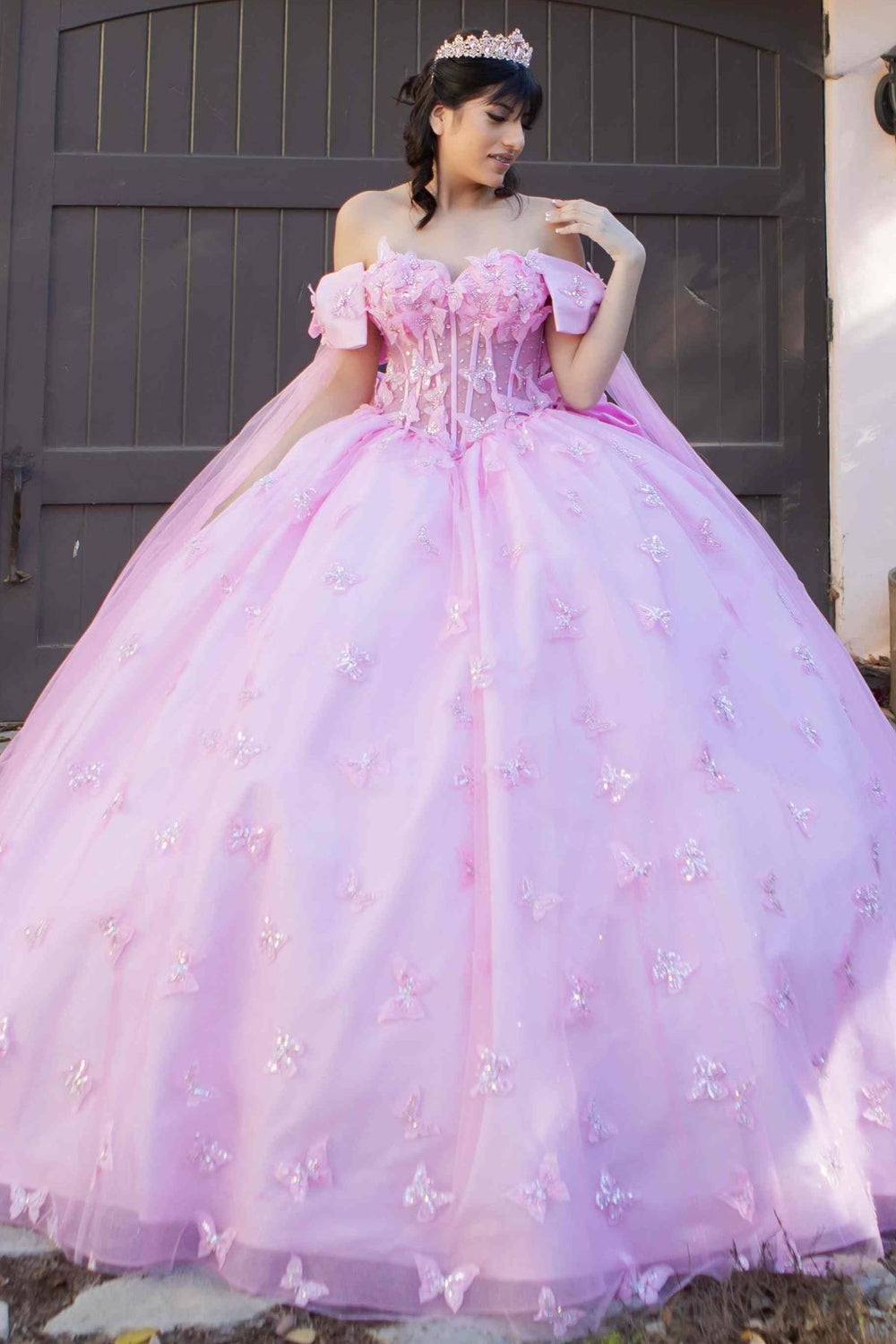 Ballkleid mit Cape-Ärmeln von Cinderella Couture 8350J