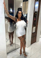 Vestido Corto Blanco Sin Tirantes de Satin con Plumas para Fiesta de Regreso a Casa Vestido de Cóctel Y7845