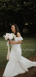 Vestidos de noiva compridos e bonitos, com corte direito e renda sereia, acessíveis. DB10624