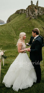 Neue Ankunft V-Ausschnitt Tüll A-Linie Lange Brautkleider.DB10479