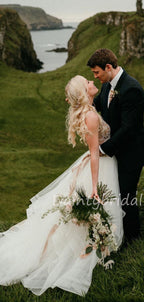 Neue Ankunft V-Ausschnitt Tüll A-Linie Lange Brautkleider.DB10479