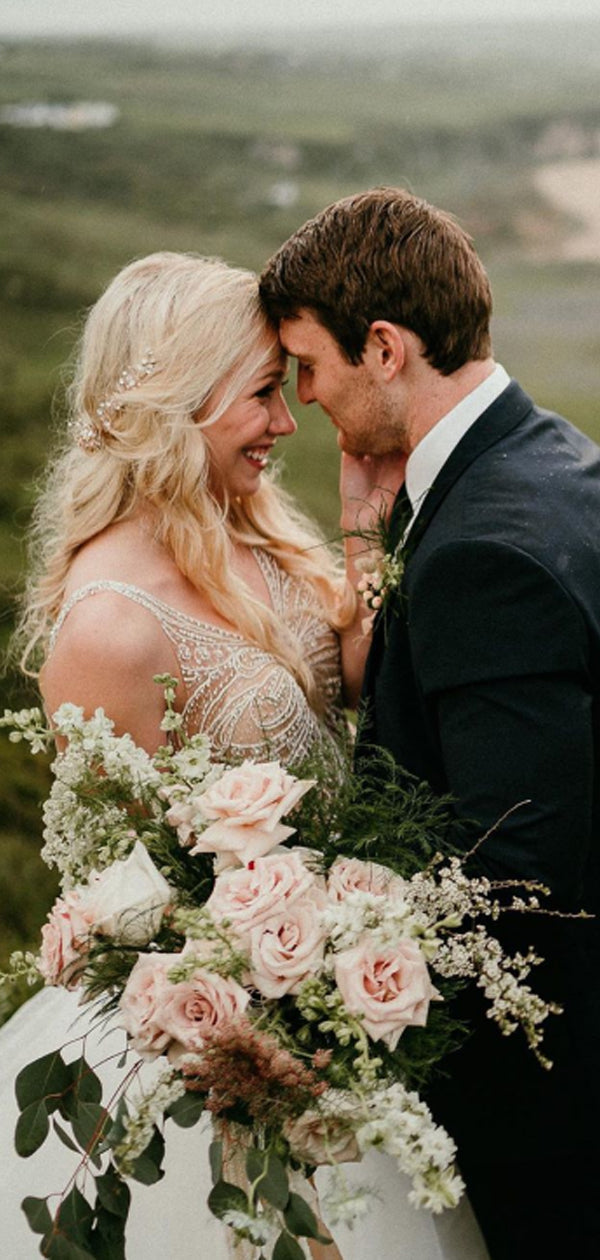 Neue Ankunft V-Ausschnitt Tüll A-Linie Lange Brautkleider.DB10479