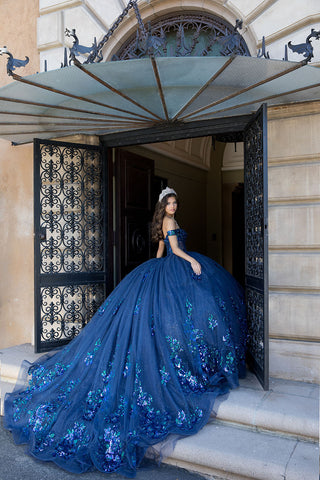 Schulterfreies Ballkleid mit Blumenmuster von Petite Adele PQ1073