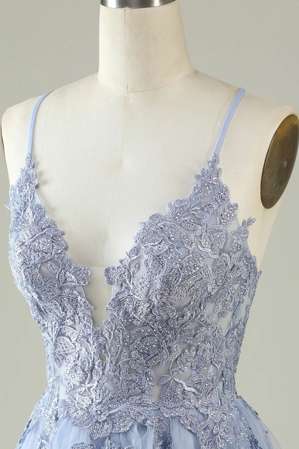 Robe courte pour bal de fin d'études violet clair à bretelles spaghetti ligne A avec applications Y2671