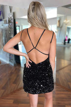 Vestidos Cortos para el Baile de Bienvenida con Lentejuelas, Espalda Descubierta y Escote en V de Color Negro y Lindo