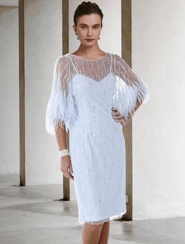 Etuikleid/Säulenkleid für die Brautmutter, elegant, funkelnd und glänzend, Rundhalsausschnitt, knielang, Stretch-Chiffon, halbe Ärmel, mit Federn, Perlenbesatz, Pailletten