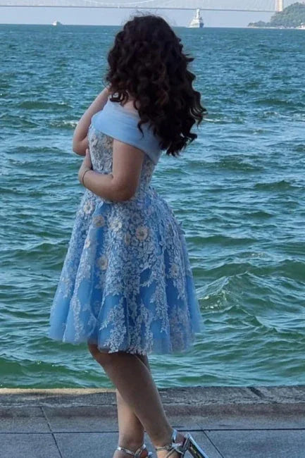 Vestido de Fiesta A-Line Azul Claro Sin Mangas con Aplicaciones de Tul y Manga Corta