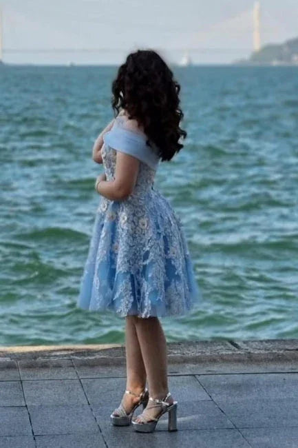 Vestido de Fiesta A-Line Azul Claro Sin Mangas con Aplicaciones de Tul y Manga Corta