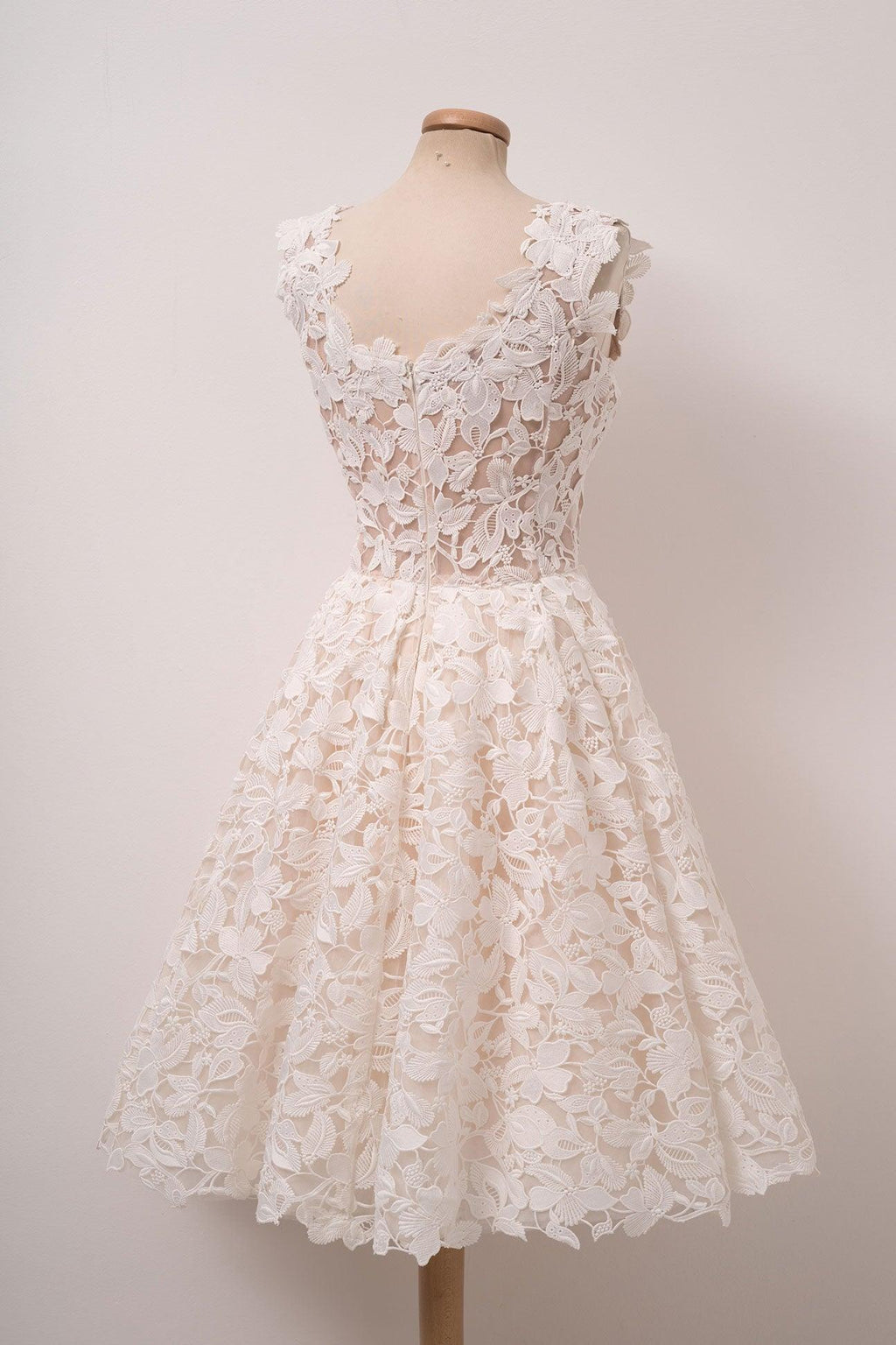 Robe de bal courte à encolure carrée PD312 en dentelle ivoire ligne A