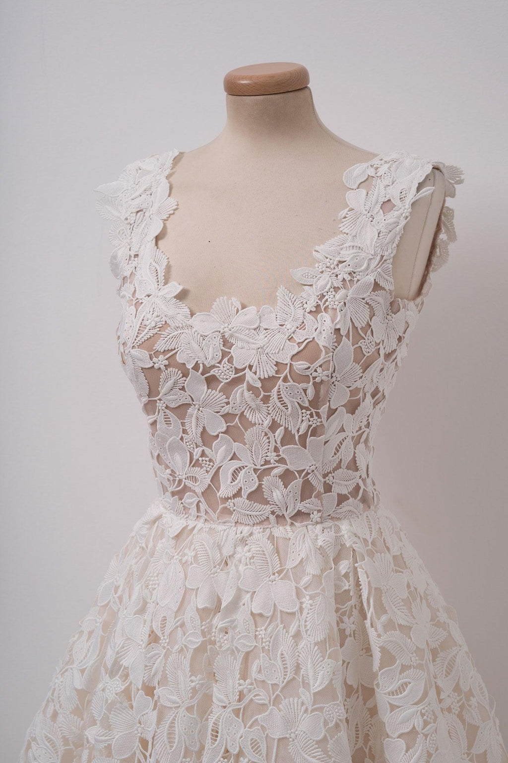 Robe de bal courte à encolure carrée PD312 en dentelle ivoire ligne A