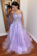 Abito da Sera da Ballo con Scollo a V in Tulle Lavanda, Pizzo Appliqué e Allacciatura Posteriore PSK429