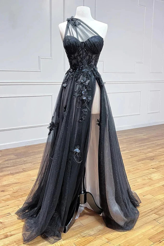 Vestido de festa preto comprido com um ombro só e corte A e aplicações 3D PSK444