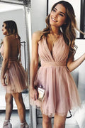 Vestido corto de tul rosa línea A con escote profundo en V, espalda descubierta y pliegues para el baile de bienvenida PD440