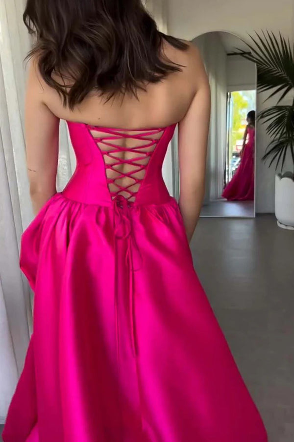 Vestido de festa em cetim rosa choque, sem alças, com decote redondo e corpete, PSK671