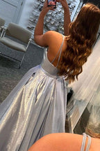 Vestido de festa comprido em cetim com decote em V e corte A, prateado e brilhante PSK254