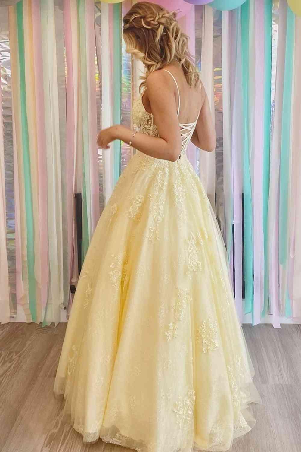 Vestido de festa comprido amarelo com decote em V e aplicações, corte A, PSK318